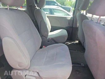 2015 Toyota Sienna L 7-Passenger 119.3" WB - miniatura 17
