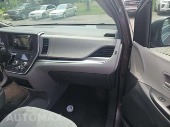 2015 Toyota Sienna L 7-Passenger 119.3" WB - miniatura 20