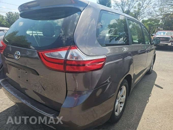 2015 Toyota Sienna L 7-Passenger 119.3" WB - miniatura 3