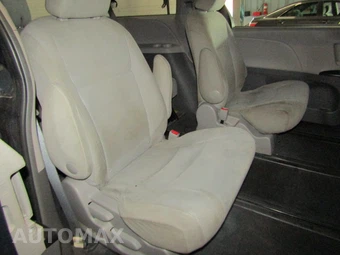 2015 Toyota Sienna L 7-Passenger 119.3" WB - miniatura 17
