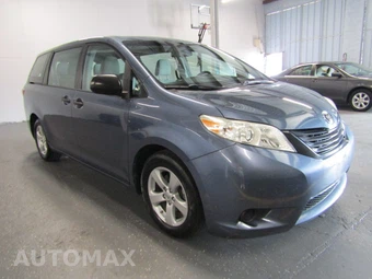 2015 Toyota Sienna L 7-Passenger 119.3" WB - miniatura 3