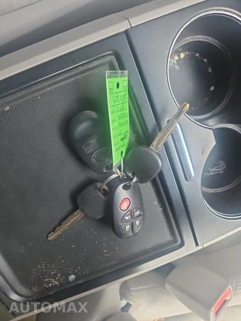2015 Toyota Sienna LE 8-Passenger 119.3" WB - miniatura 22
