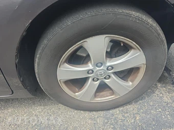 2015 Toyota Sienna LE 8-Passenger 119.3" WB - miniatura 9