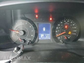 2015 Toyota Sienna LE 8-Passenger 119.3" WB - miniatura 12