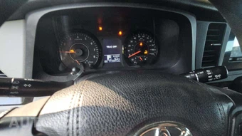 2015 Toyota Sienna LE 8-Passenger 119.3" WB - miniatura 24