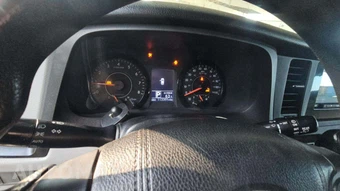 2015 Toyota Sienna LE 8-Passenger 119.3" WB - miniatura 25