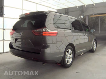 2015 Toyota Sienna LE 8-Passenger 119.3" WB - miniatura 4