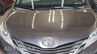 2015 Toyota Sienna LE 8-Passenger 119.3" WB - miniatura 47