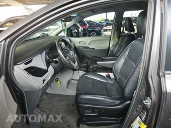 2015 Toyota Sienna LE 8-Passenger 119.3" WB - miniatura 7