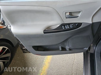 2015 Toyota Sienna LE 8-Passenger 119.3" WB - miniatura 9