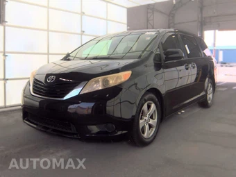 2015 Toyota Sienna LE 8-Passenger 119.3" WB