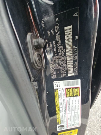 2015 Toyota Sienna LE 8-Passenger 119.3" WB - miniatura 22
