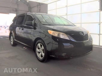 2015 Toyota Sienna LE 8-Passenger 119.3" WB - miniatura 4