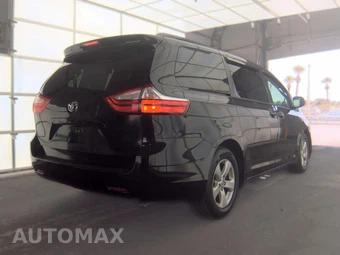 2015 Toyota Sienna LE 8-Passenger 119.3" WB - miniatura 5