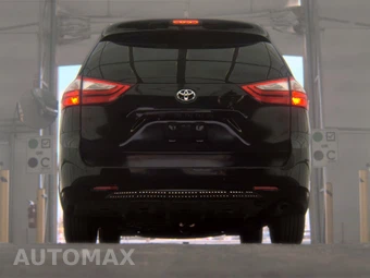 2015 Toyota Sienna LE 8-Passenger 119.3" WB - miniatura 7