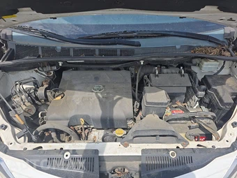 2015 Toyota Sienna LE 8-Passenger 119.3" WB – miniatura 16