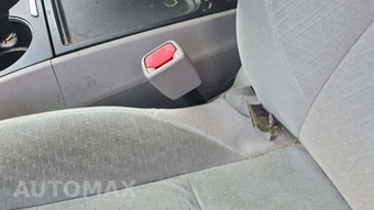 2015 Toyota Sienna LE 8-Passenger 119.3" WB – miniatura 25