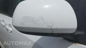 2015 Toyota Sienna LE 8-Passenger 119.3" WB – miniatura 27