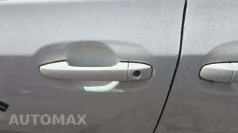 2015 Toyota Sienna LE 8-Passenger 119.3" WB – miniatura 36