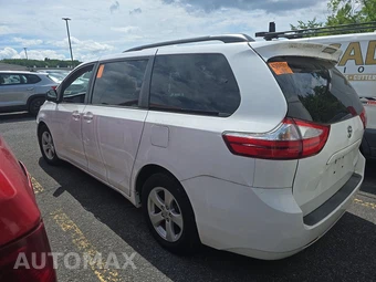 2015 Toyota Sienna LE 8-Passenger 119.3" WB – miniatura 6