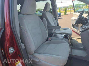 2015 Toyota Sienna LE 8-Passenger 119.3" WB - miniatura 19
