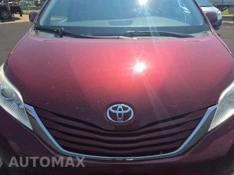 2015 Toyota Sienna LE 8-Passenger 119.3" WB - miniatura 25