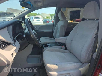 2015 Toyota Sienna LE 8-Passenger 119.3" WB - miniatura 6