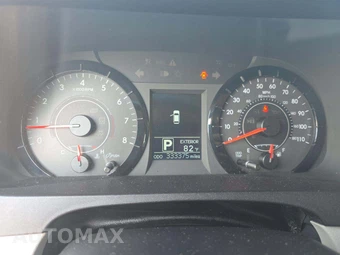 2015 Toyota Sienna LE 8-Passenger 119.3" WB - miniatura 9