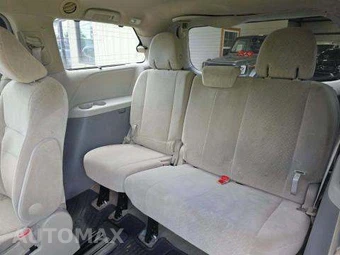 2015 Toyota Sienna LE 8-Passenger 119.3" WB - miniatura 15