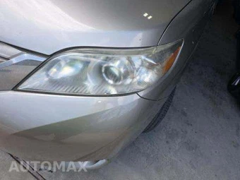 2015 Toyota Sienna LE 8-Passenger 119.3" WB - miniatura 26