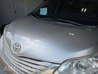 2015 Toyota Sienna LE 8-Passenger 119.3" WB - miniatura 29