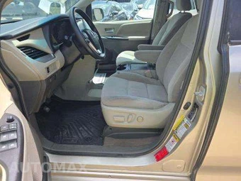 2015 Toyota Sienna LE 8-Passenger 119.3" WB - miniatura 7