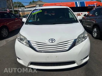 2015 Toyota Sienna LE 8-Passenger 119.3" WB - miniatura 15