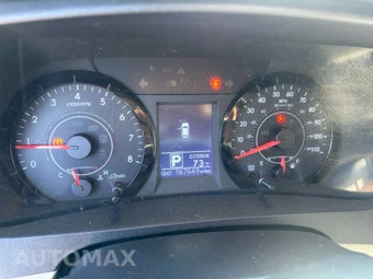 2015 Toyota Sienna LE 8-Passenger 119.3" WB - miniatura 31