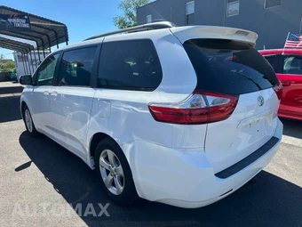 2015 Toyota Sienna LE 8-Passenger 119.3" WB - miniatura 6
