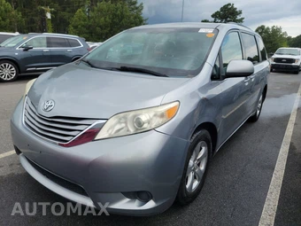 2015 Toyota Sienna LE 8-Passenger 119.3" WB