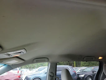 2015 Toyota Sienna LE 8-Passenger 119.3" WB - miniatura 18