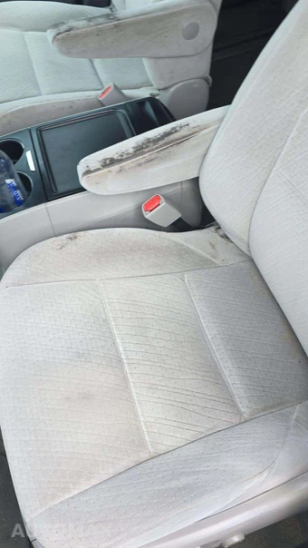 2015 Toyota Sienna LE 8-Passenger 119.3" WB - miniatura 26