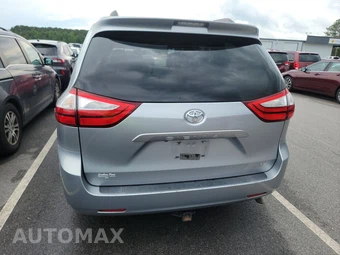 2015 Toyota Sienna LE 8-Passenger 119.3" WB - miniatura 5