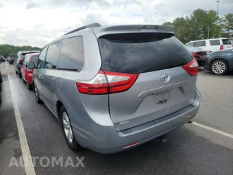 2015 Toyota Sienna LE 8-Passenger 119.3" WB - miniatura 6