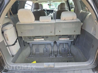 2015 Toyota Sienna LE 8-Passenger 119.3" WB - miniatura 15