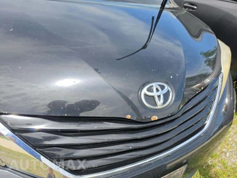 2015 Toyota Sienna LE 8-Passenger 119.3" WB - miniatura 22