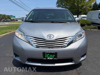 2015 Toyota Sienna LE 8-Passenger 119.3" WB - miniatura 10