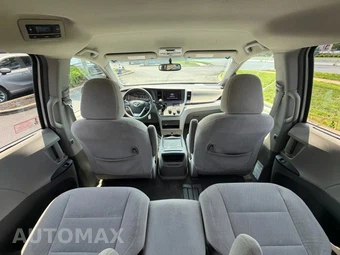 2015 Toyota Sienna LE 8-Passenger 119.3" WB - miniatura 15