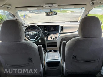 2015 Toyota Sienna LE 8-Passenger 119.3" WB - miniatura 16