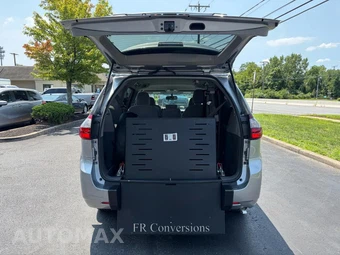 2015 Toyota Sienna LE 8-Passenger 119.3" WB - miniatura 32