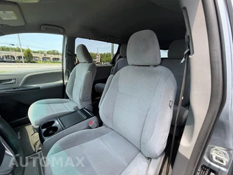 2015 Toyota Sienna LE 8-Passenger 119.3" WB - miniatura 46