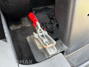 2015 Toyota Sienna LE 8-Passenger 119.3" WB - miniatura 47