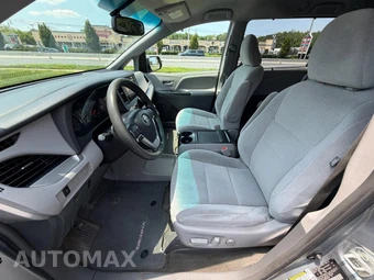 2015 Toyota Sienna LE 8-Passenger 119.3" WB - miniatura 48