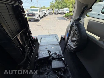 2015 Toyota Sienna LE 8-Passenger 119.3" WB - miniatura 53